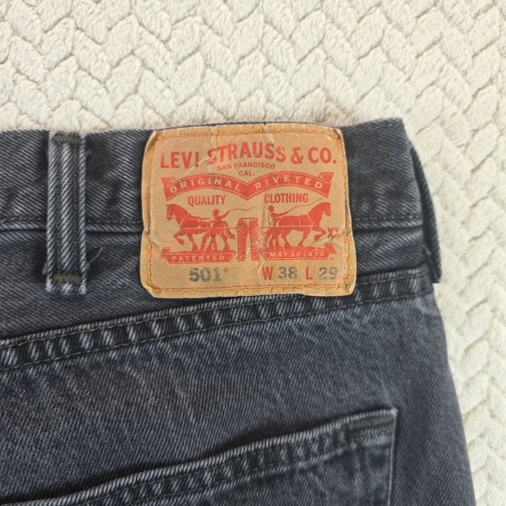 Vintage Levis 501 Original Fit Jeans Mens 38x29 Faded Black Straight Button Fly